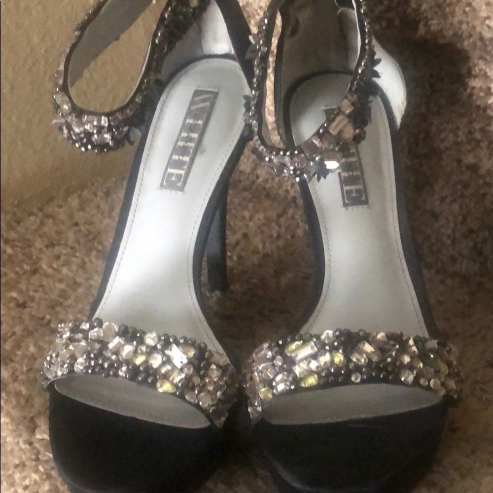 Vera Wang Special occasion heels